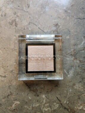 Addiction TOKYO Shimmer Eyeshadow - Soft Champagne